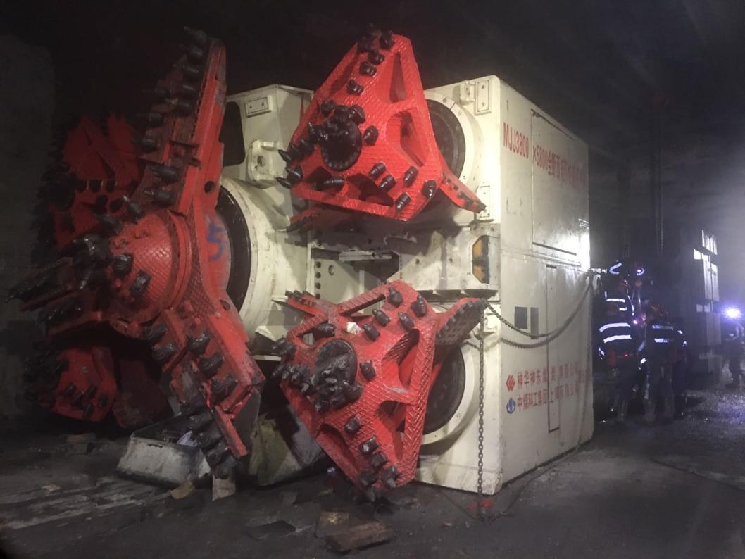 落差5.1米！全斷面矩形快速掘進(jìn)機(jī)開啟過斷層先例